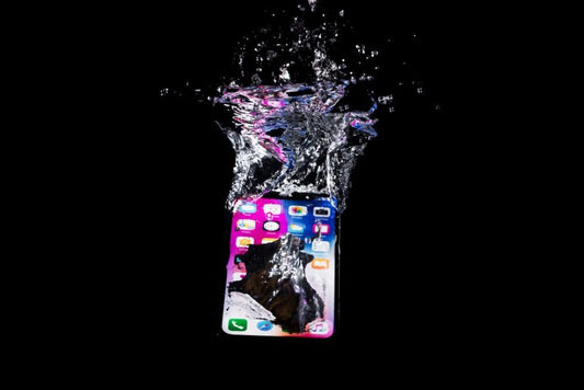 The Ultimate Guide to Protecting Your Mobile Phone: Waterproof vs. Shockproof Cases
